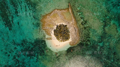 鸟瞰图美丽的海滩热带岛屿。吉亚姆岛，菲律宾，Siargao