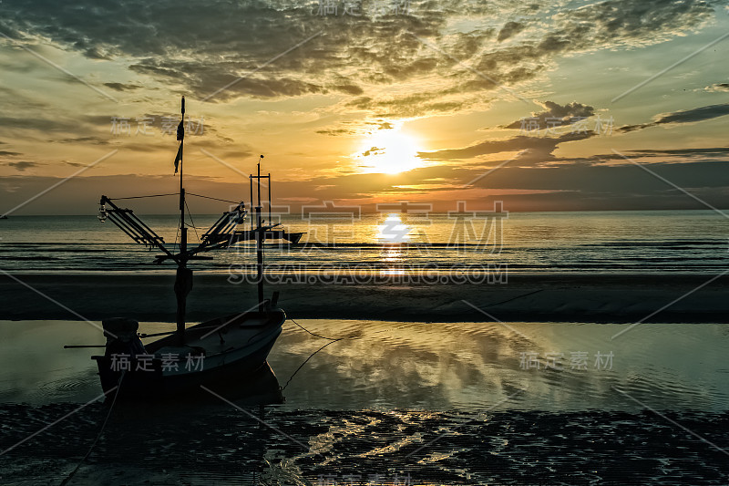 海上日出