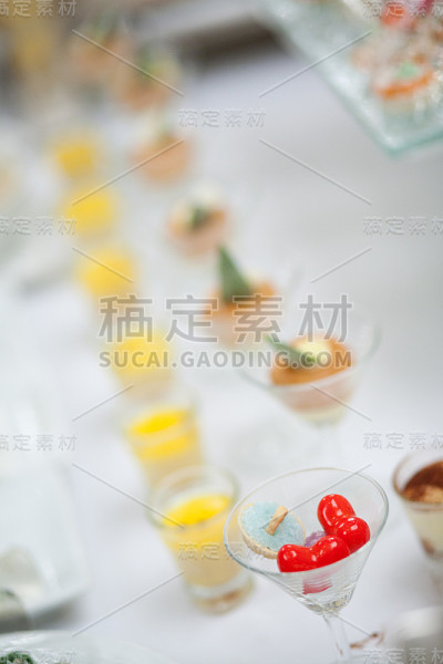 各种美味的开胃菜，非常小的景深