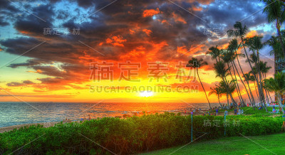 毛伊岛日落海景从海滩