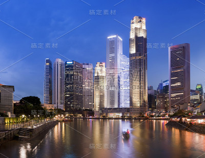 新加坡城市天际线和晚上的滨海湾