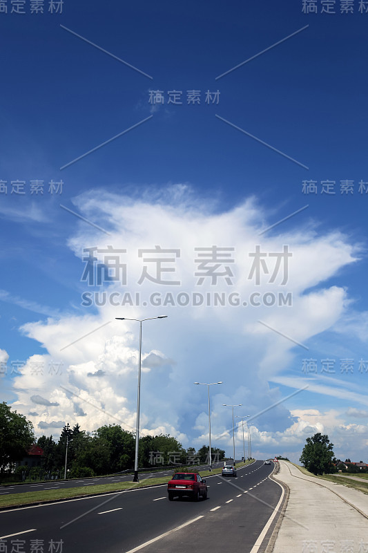 Cloudscape以上高速公路