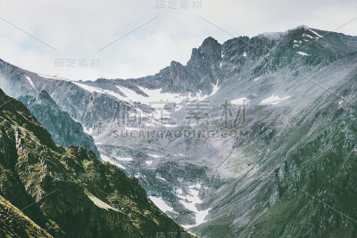落基山脉山峰景观夏季旅游野生自然风景景观