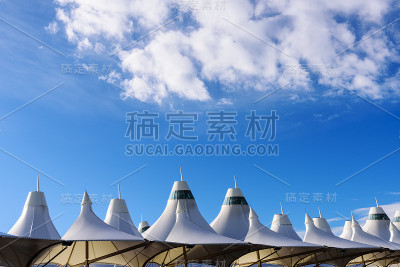 科罗拉多州丹佛机场的现代建筑