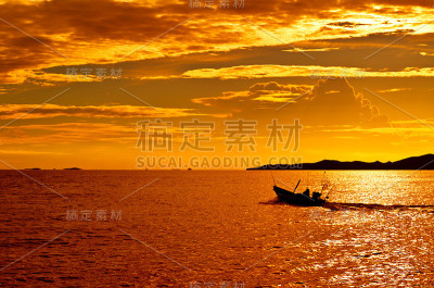 海上的小船