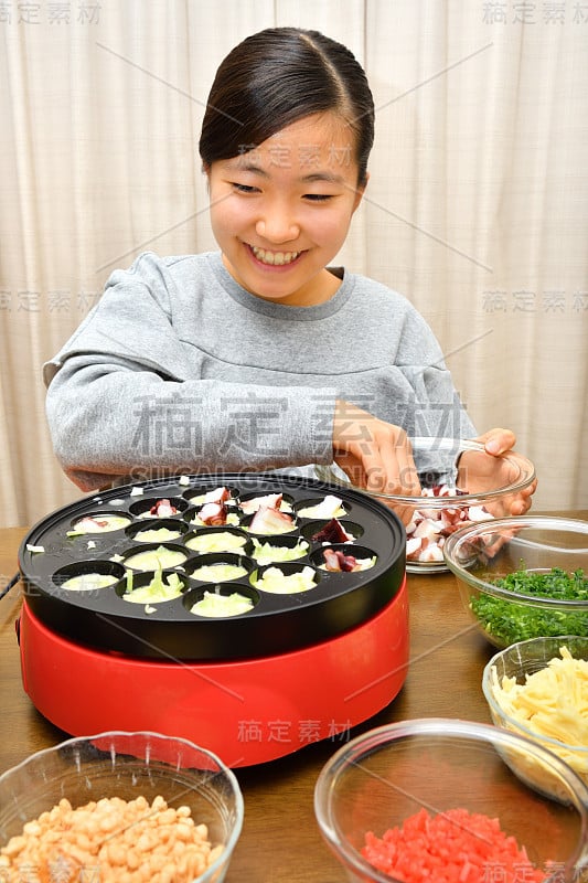 日本女孩喜欢章鱼馅饼派对