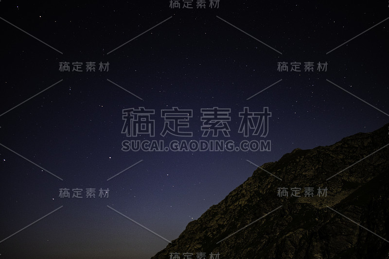 晨曦中的星空