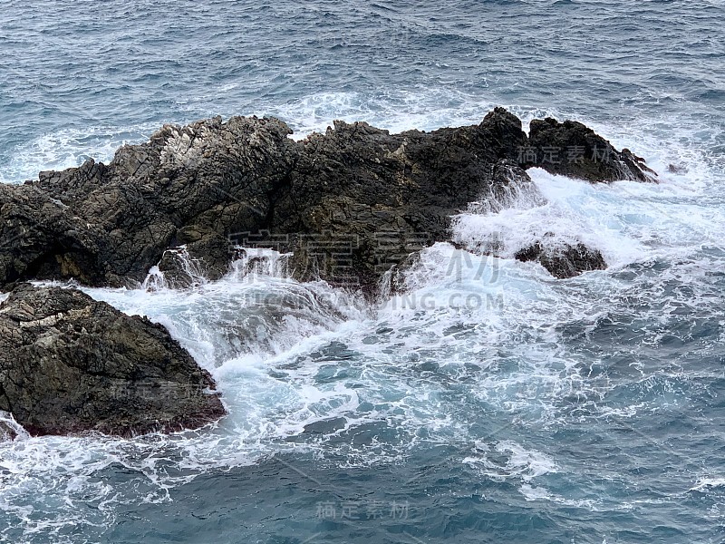 意大利卡拉布里亚的蒂雷尼安海