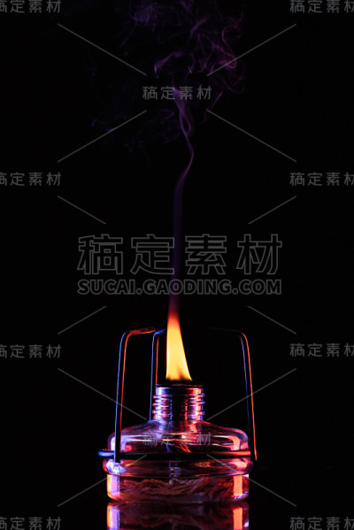 化学实验室失火的烟变黑了