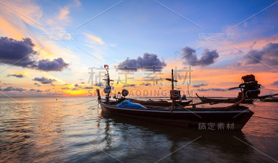 日落与船