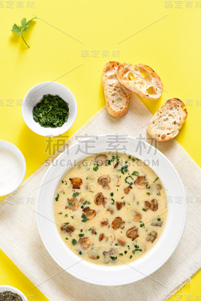 奶油蘑菇汤