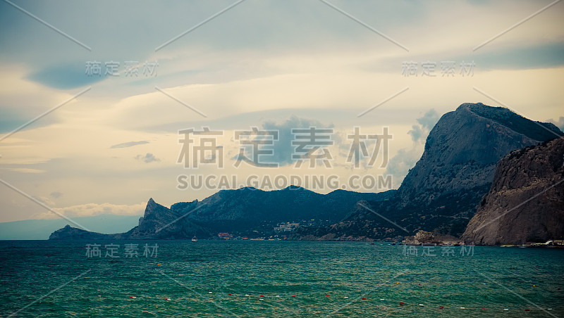 海景和山景。Sudak,克里米亚