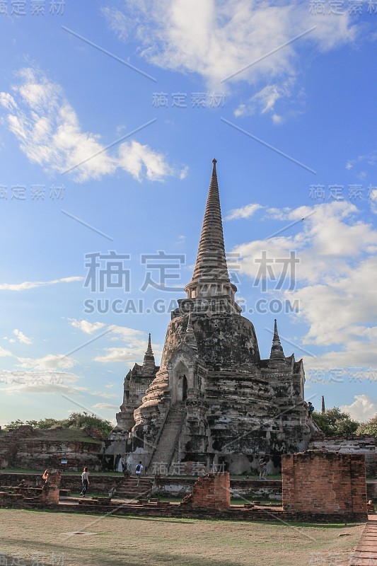 塔古老的寺庙泰国，Wat yai chaimongkol，大城府省与蓝天