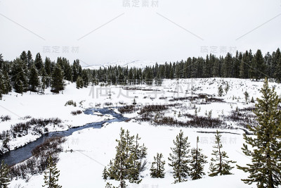 美国黄石国家公园下雪