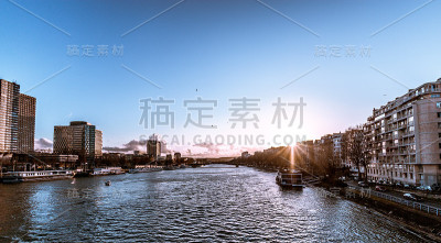 河上的黄昏