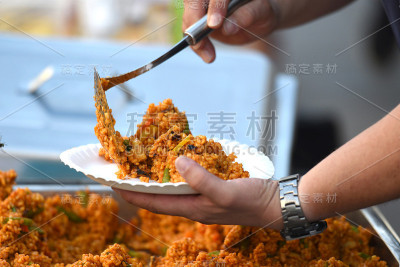 盘子里的海鲜饭