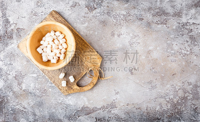 碗里的白色棉花糖