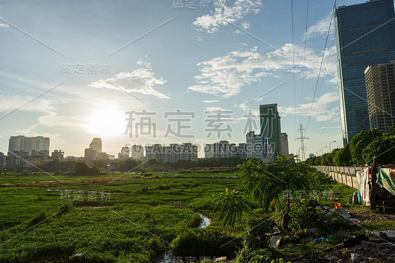 越南首都河内的城市荒地和草地