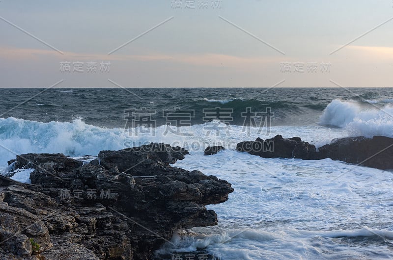 黑海上的风暴，大浪