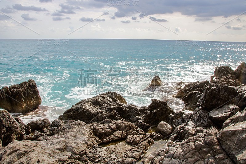 马拉蒂海岸的菲乌米塞洛小海湾