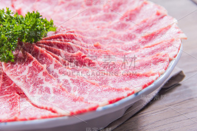 生牛肉