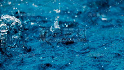 水