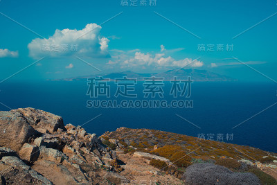 米科诺斯的岩石海岸