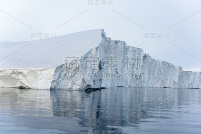 格陵兰岛北冰洋上的冰山
