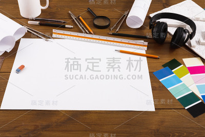 用色板和工具装饰工作场所