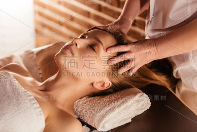 女人水疗按摩