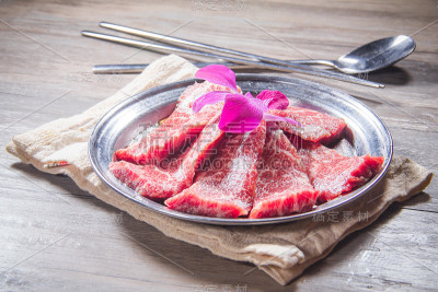 生牛肉