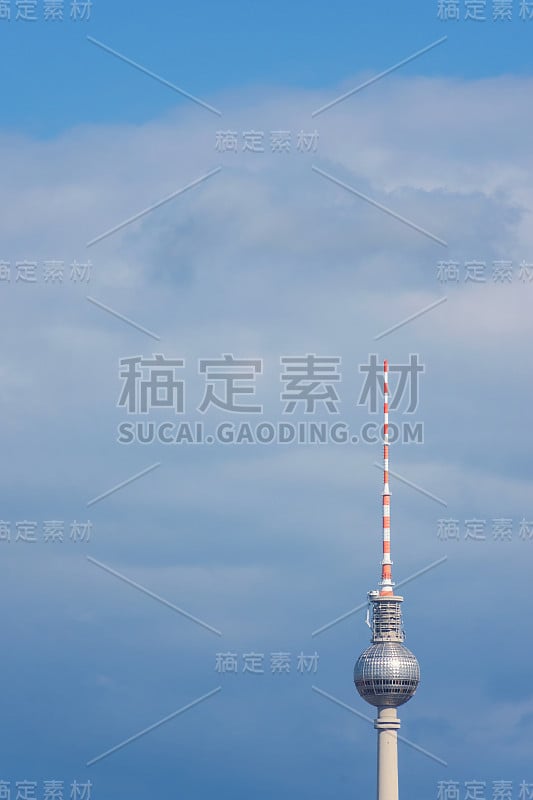 柏林著名电视塔Fernsehturm的全景图