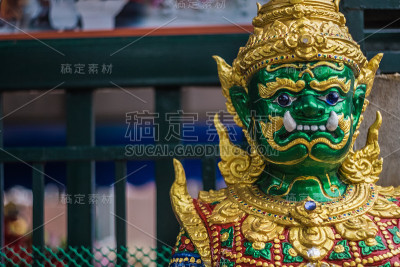 绿巨人雕像