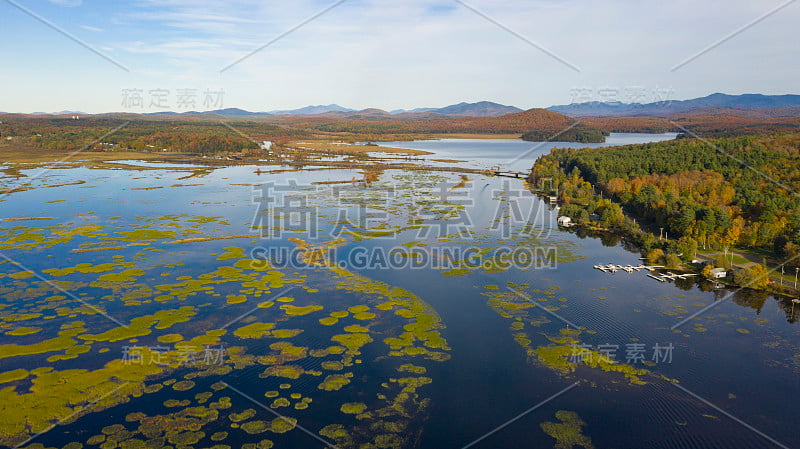 塔珀湖秋天颜色航空透视阿迪朗达克纽约