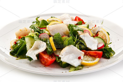 鱼碟——炸鱼片和蔬菜