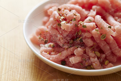猪肉切碎