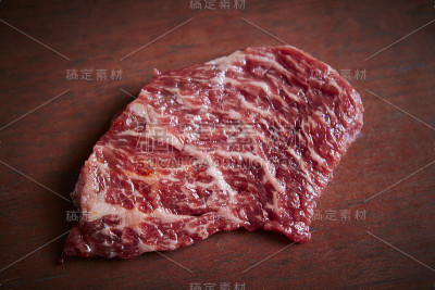 新鲜的生牛肉