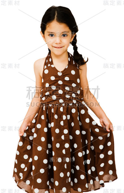 展示服装的拉丁美洲女孩