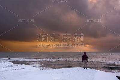 冰岛的黑沙滩