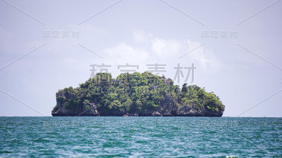 在Railay海滩上摇滚