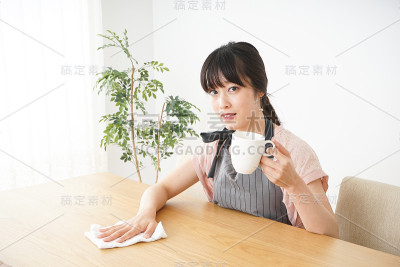 微笑的咖啡馆的员工