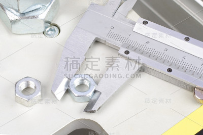 工业设备修理。