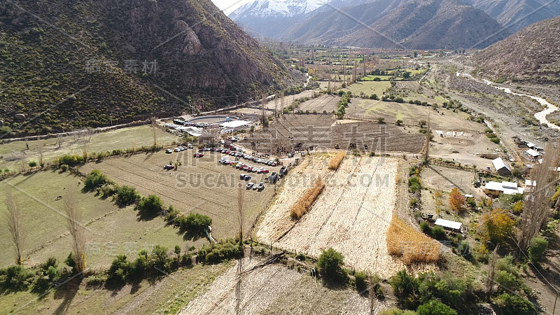 智利圣地亚哥的自然景观、山脉和山谷