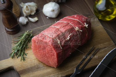 带肉结的烤牛肉的圆牛肉的生眼睛
