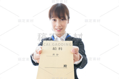 女商人很高兴得到回报