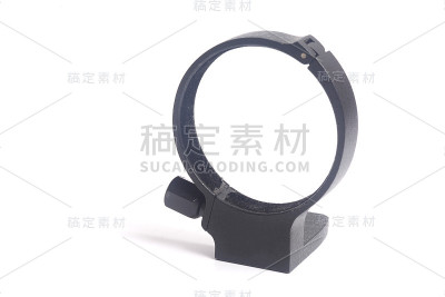 白色背景上照相机镜头的领子