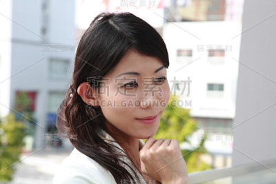 办公室里的女商人