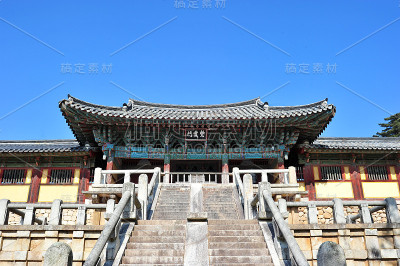 韩国庆州八宫寺的清宫白宫。