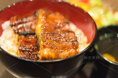 Unaju，白米饭配烤鳗鱼