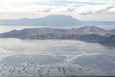 塔加泰的塔阿尔火山景色优美